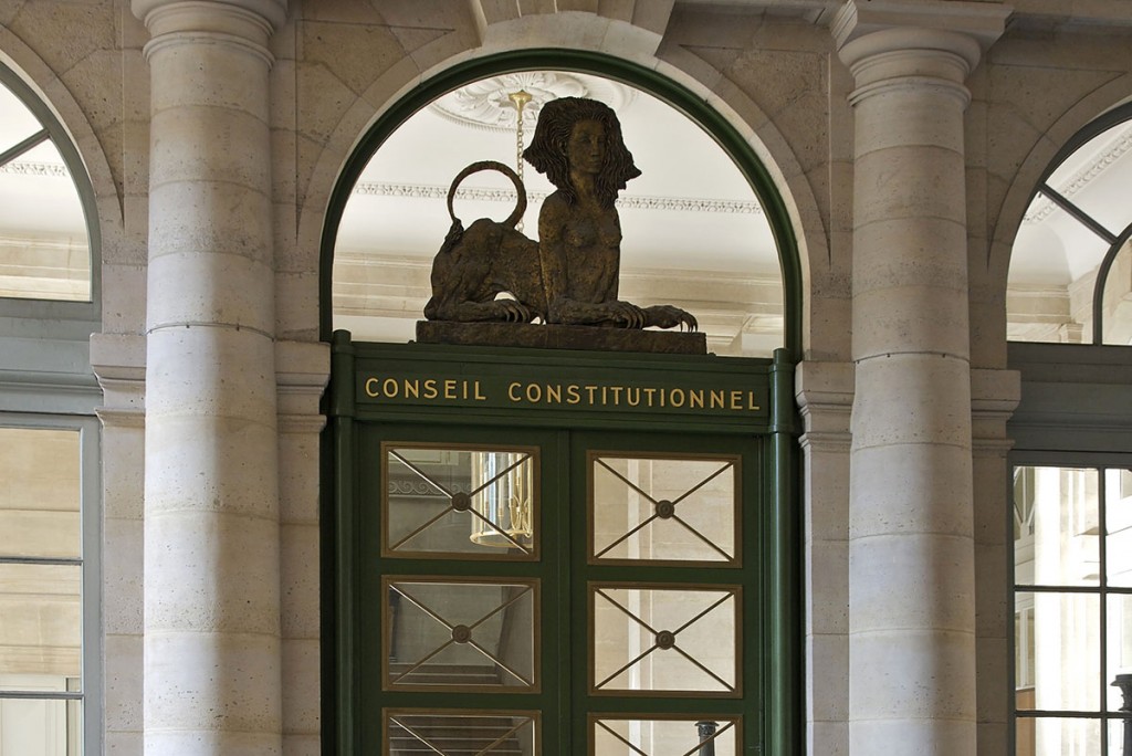 Entrée du Conseil constitutionnel